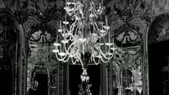 Année Dernière à Marienbad, L\' Fragmanı